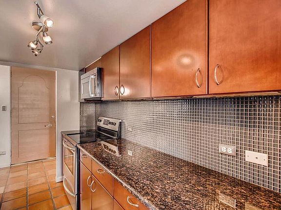 4th image of 1250 N Humboldt St APT 602