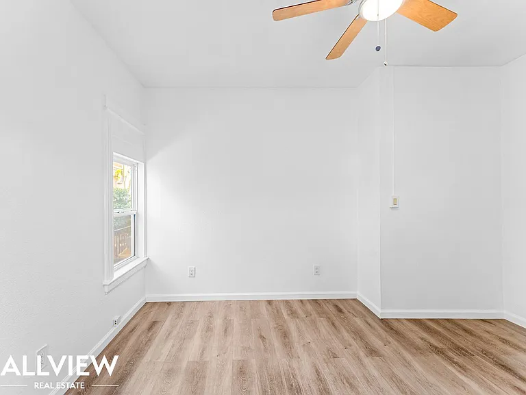 1208 North Van Ness Avenue — Photo 5