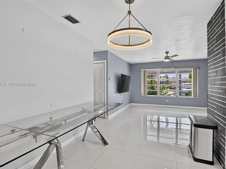 2331 Flamingo Dr — Photo 9