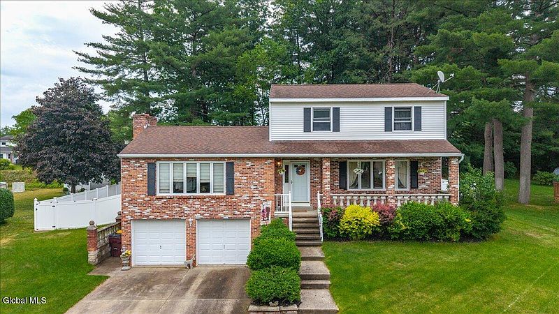 3rd image of 39 Baker Drive