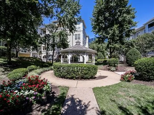 4550 Strutfield Ln, Alexandria, VA