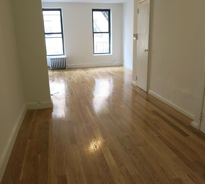 2nd image of 454 W 45th St APT 3RW