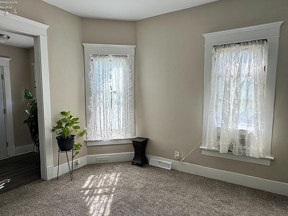 5th image of 131 Whittlesey Ave