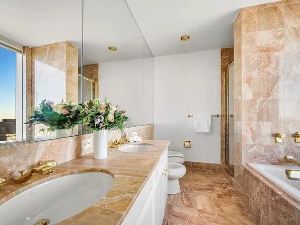 845 United Nations Plaza image 6 of 12