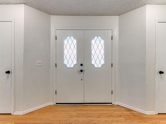 4th image of 738 Woodlawn Dr