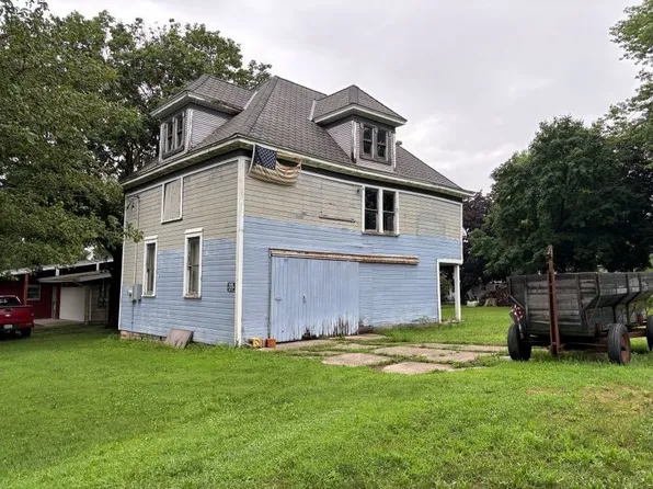 425 E Concord St, Sheldon, IL 60966