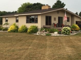 3175 Parkview Dr, Petoskey, MI 49770