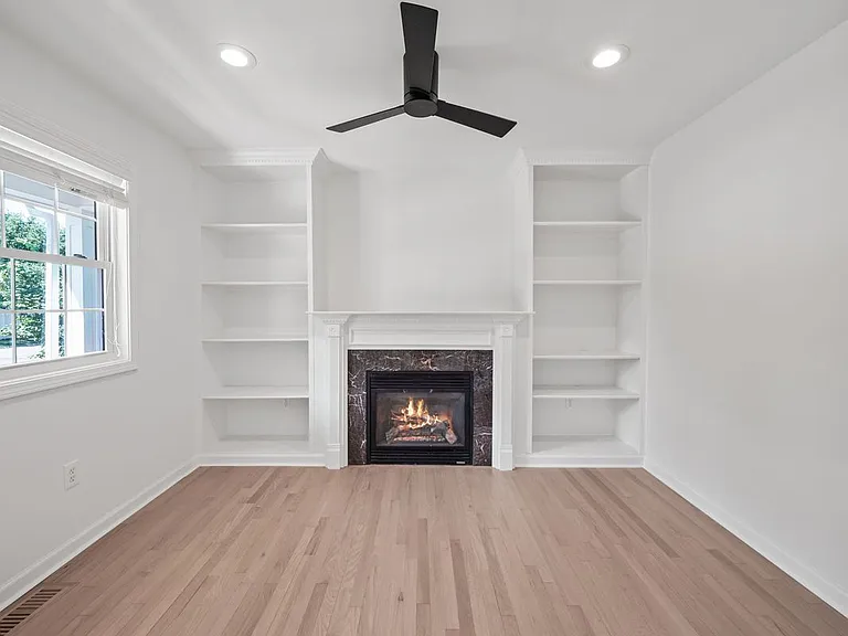 650 W Lincoln St — Photo 7