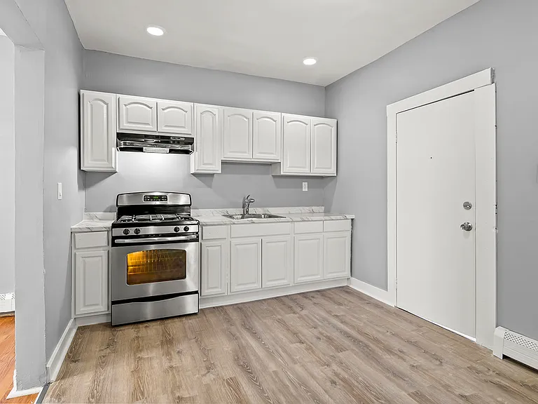 61 Brenner St #2 — Photo 10