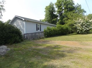 156 Weddle St, Hillsville, VA 24343