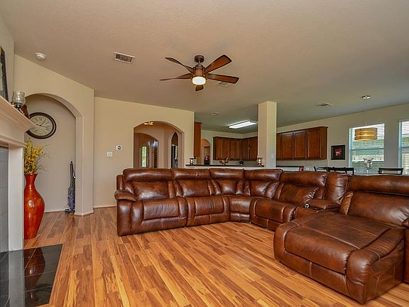 5th image of 129 Avery Springs Ln