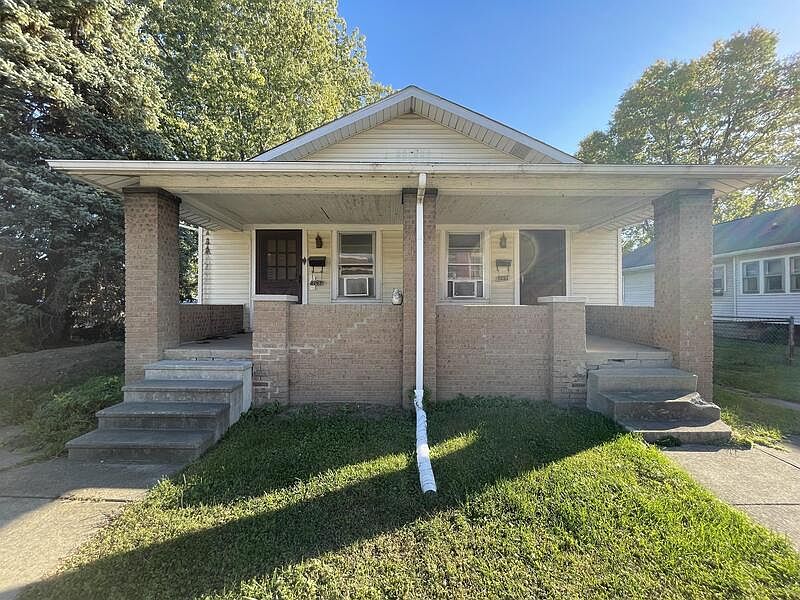 1st image of 1233 E Hanna Ave #1233