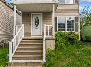 555 Lark Dr, Albany, NY 12210
