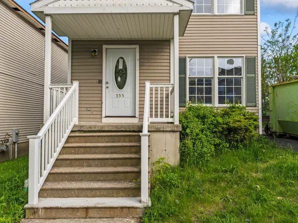 555 Lark Drive, Albany, NY 12210