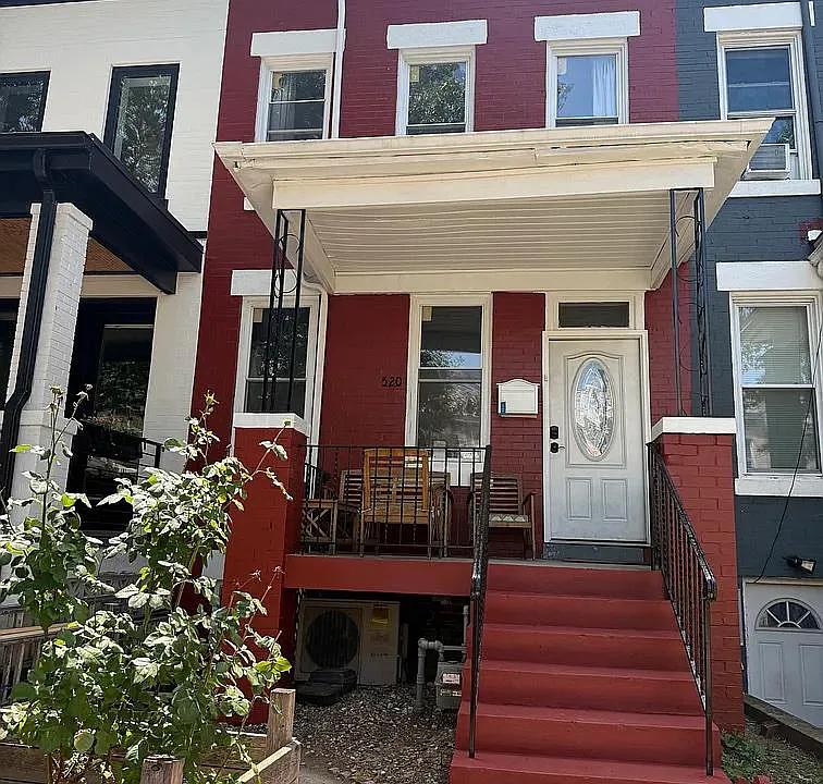 520 Kenyon St NW