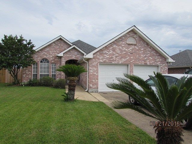 1st image of 105 Nicole Dr