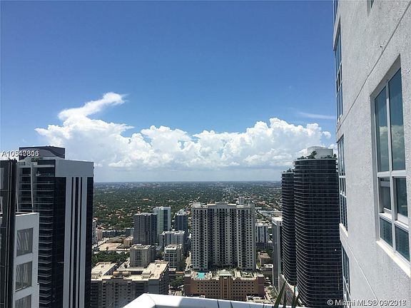 4th image of 950 Brickell Bay Dr #3