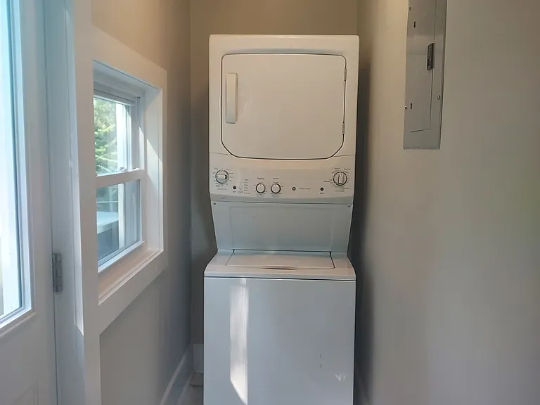 343 Main St — Photo 15