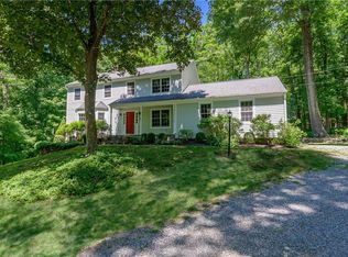 9 Light Horse Ln, Pound Ridge, NY 10576