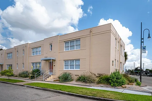 1917 Prospect St #1 Photo 1