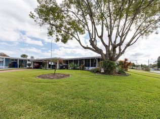 31708 Blanton Ln, Tavares, FL 32778