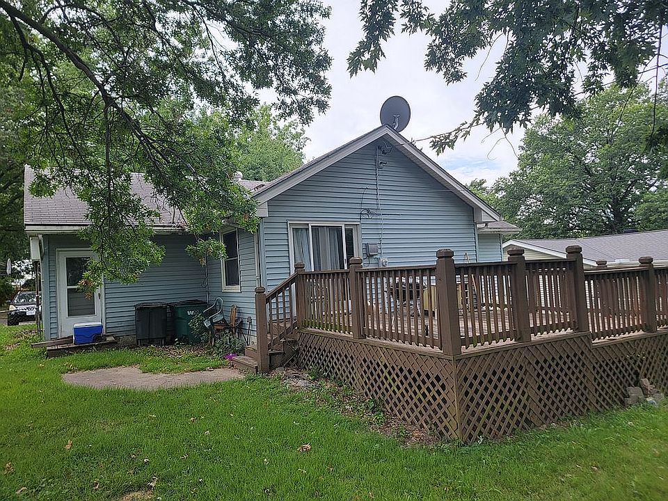 2nd image of 3110 NE 67th St