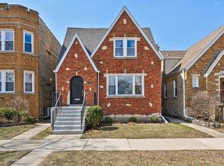 5712 N Meade Ave #2, Chicago, IL 60646
