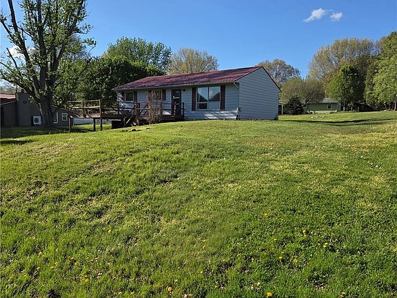 3rd image of 155 Sandy Dr SE