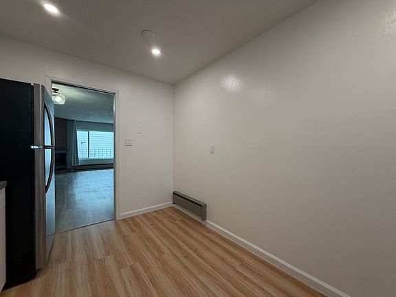 4th image of 1010 Anza St #103