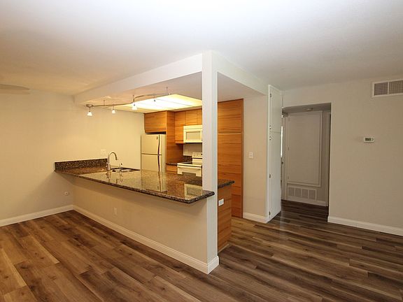 4th image of 5999 Rancho Mission Rd Unit 219