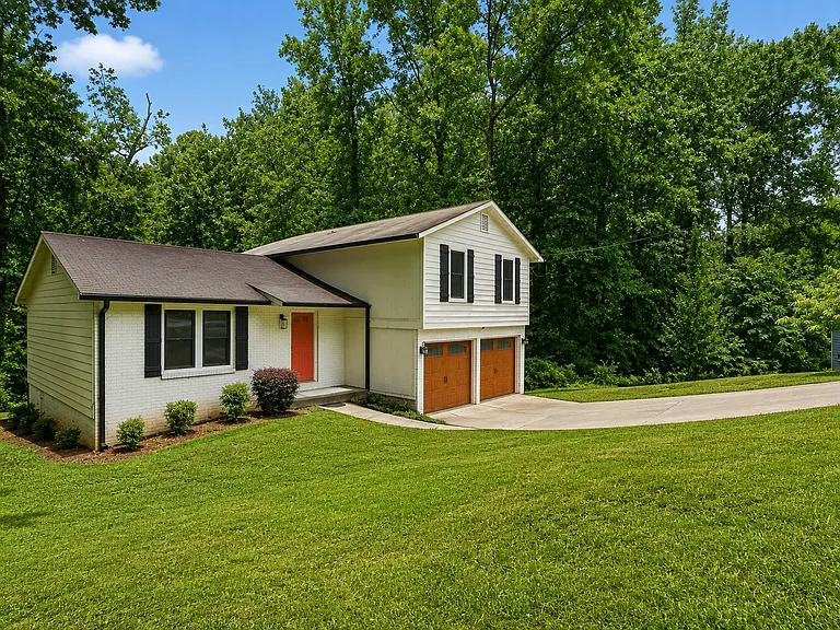 2891 Tipany Ct — Photo 2
