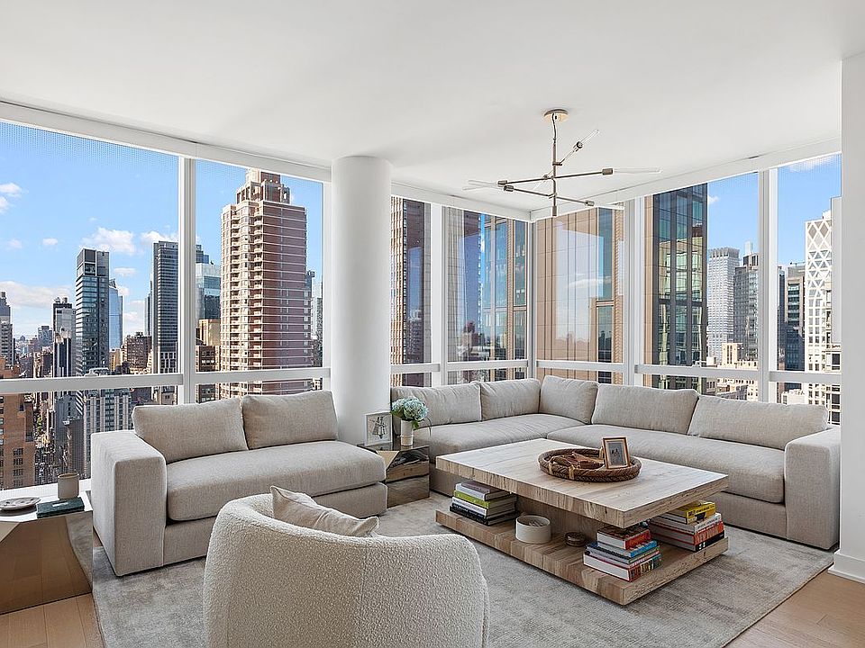 1st image of 400 Park Ave S APT 31C