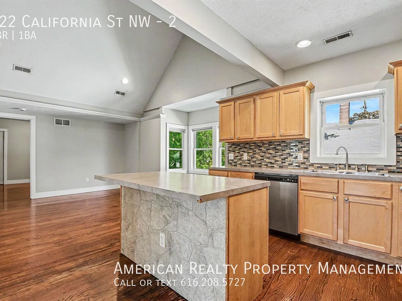 3 bed, 1228 sqft, $2,100 — Photo 2