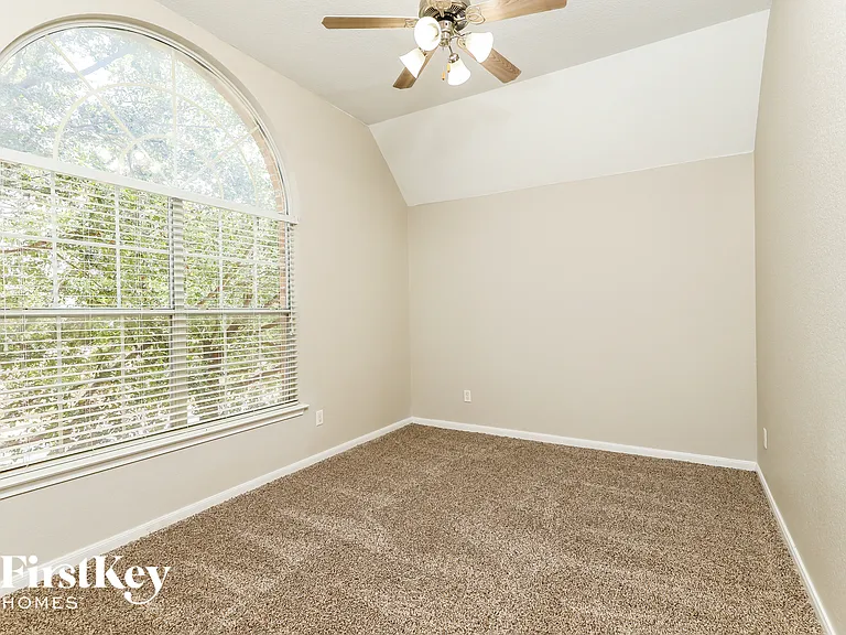 2225 Crary Mdw — Photo 13