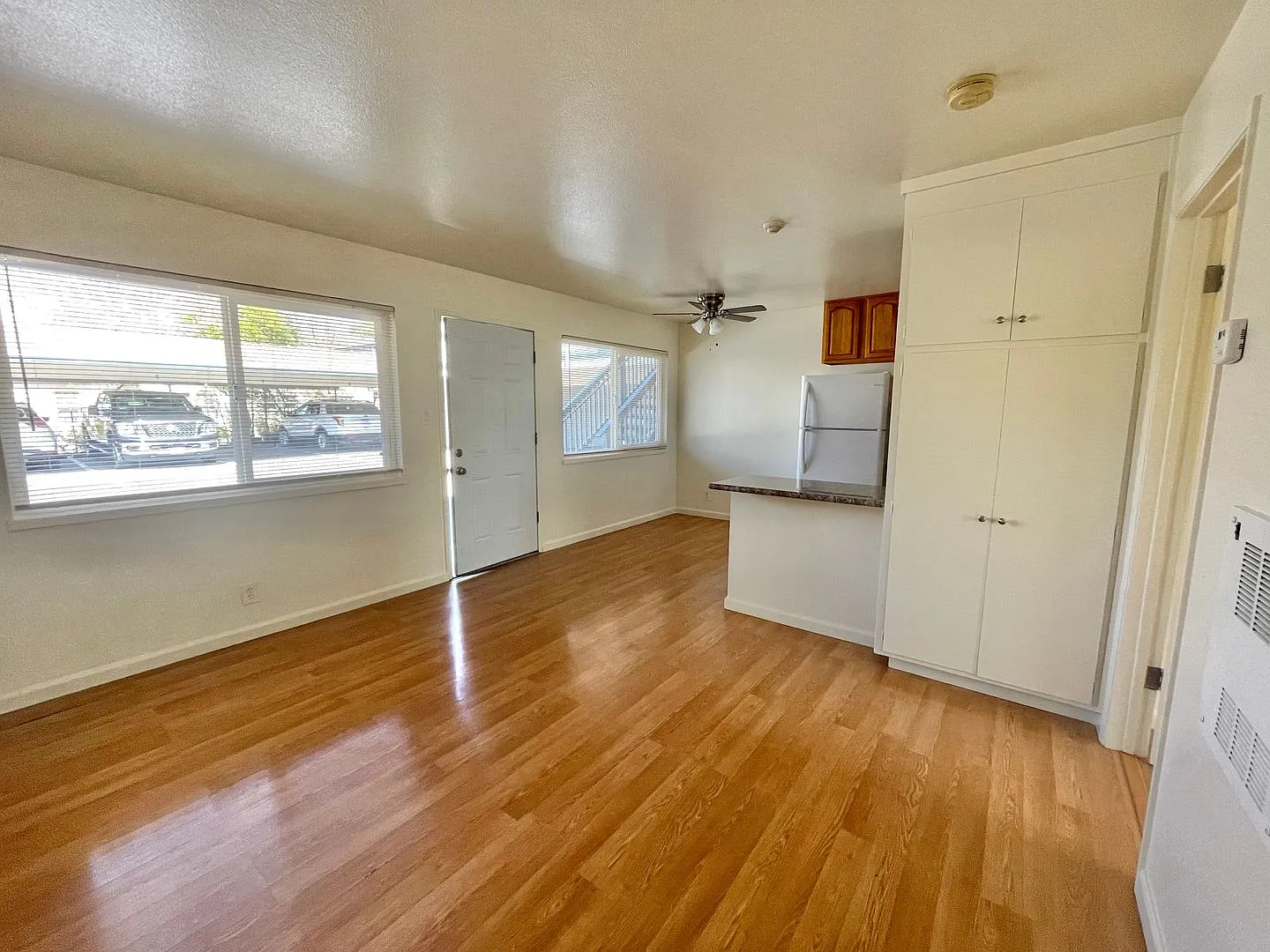 515 South E Creekside Apartments — Photo 3