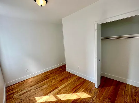Rented by Max Apt LLC | media 10