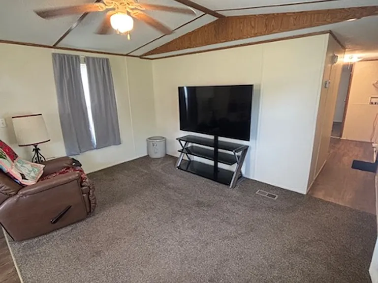 139 E Military Rd — Photo 2