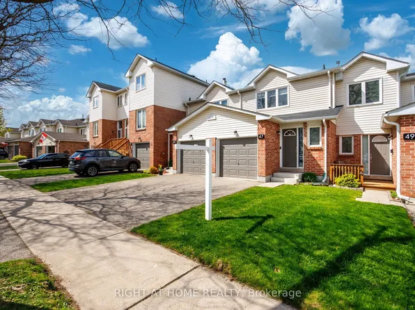 47 Stewart Maclaren Rd #74, Halton Hills, ON L7G 5L8