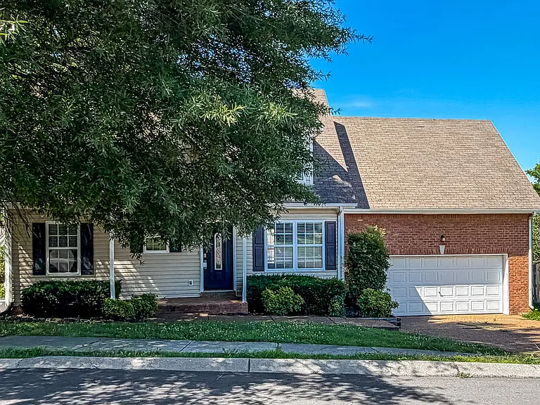 100 Homestead Ln — Photo 5