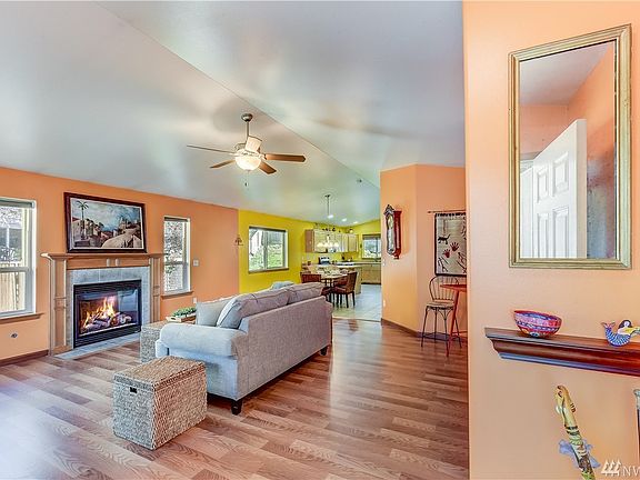 2nd image of 813 Darwins Way