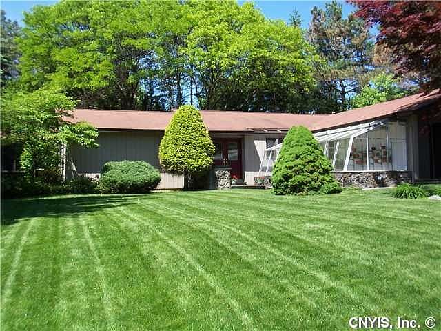 1st image of 15 Timberland Dr