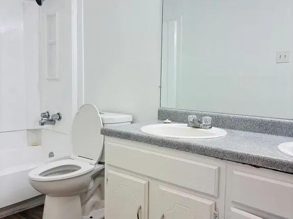 Residences At The Overlook