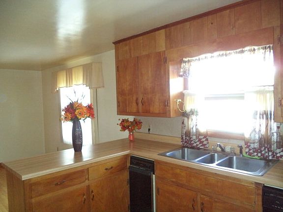 5th image of 101 Mountain View Ln