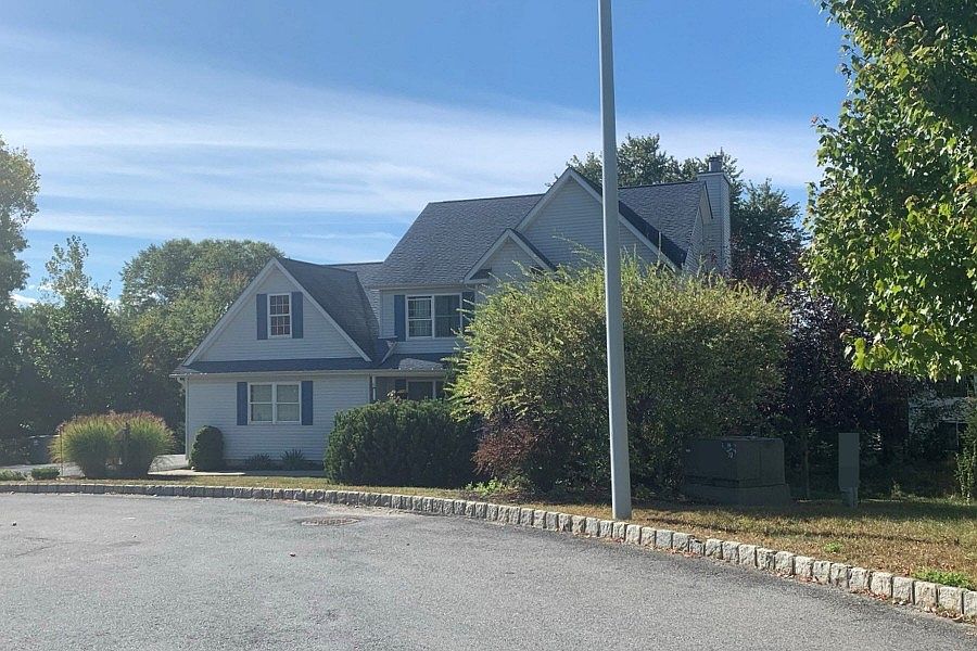 2nd image of 22 Wayne Ct