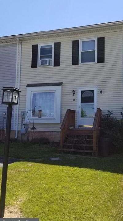 2nd image of 2 Courtland St
