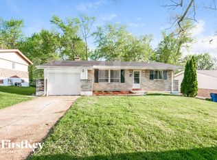 2655 Farber Dr, Saint Louis, MO 63136
