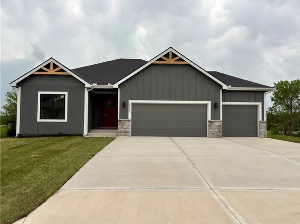 29336 Palmer Dr, Paola, KS 66071
