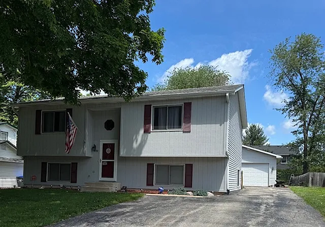 10470 W Chicago Ave photo 1