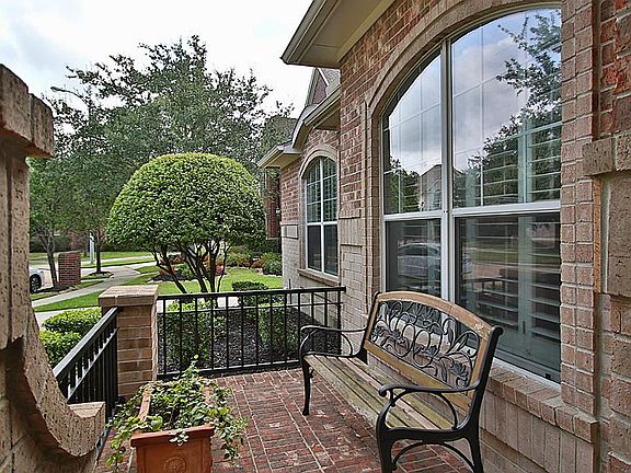 5th image of 12511 Rosewood Way Ln