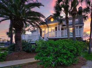 1839 Harbor Light Ln, Eastpoint, FL 32328